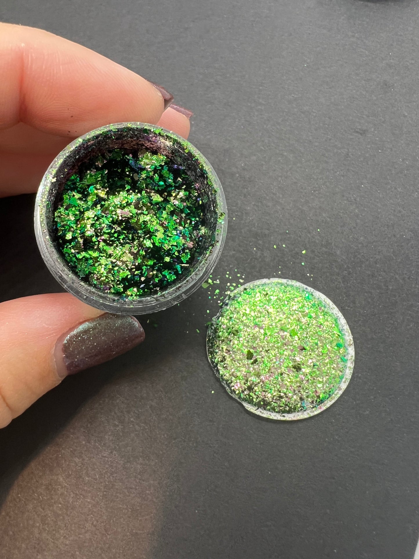 Riddle - chameleon flakes